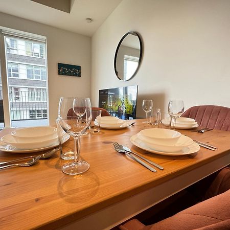 London Luxury Flat With Balcony, River View, O2 Arena, Excel, Canary Wharf, Station Apartment Exterior photo