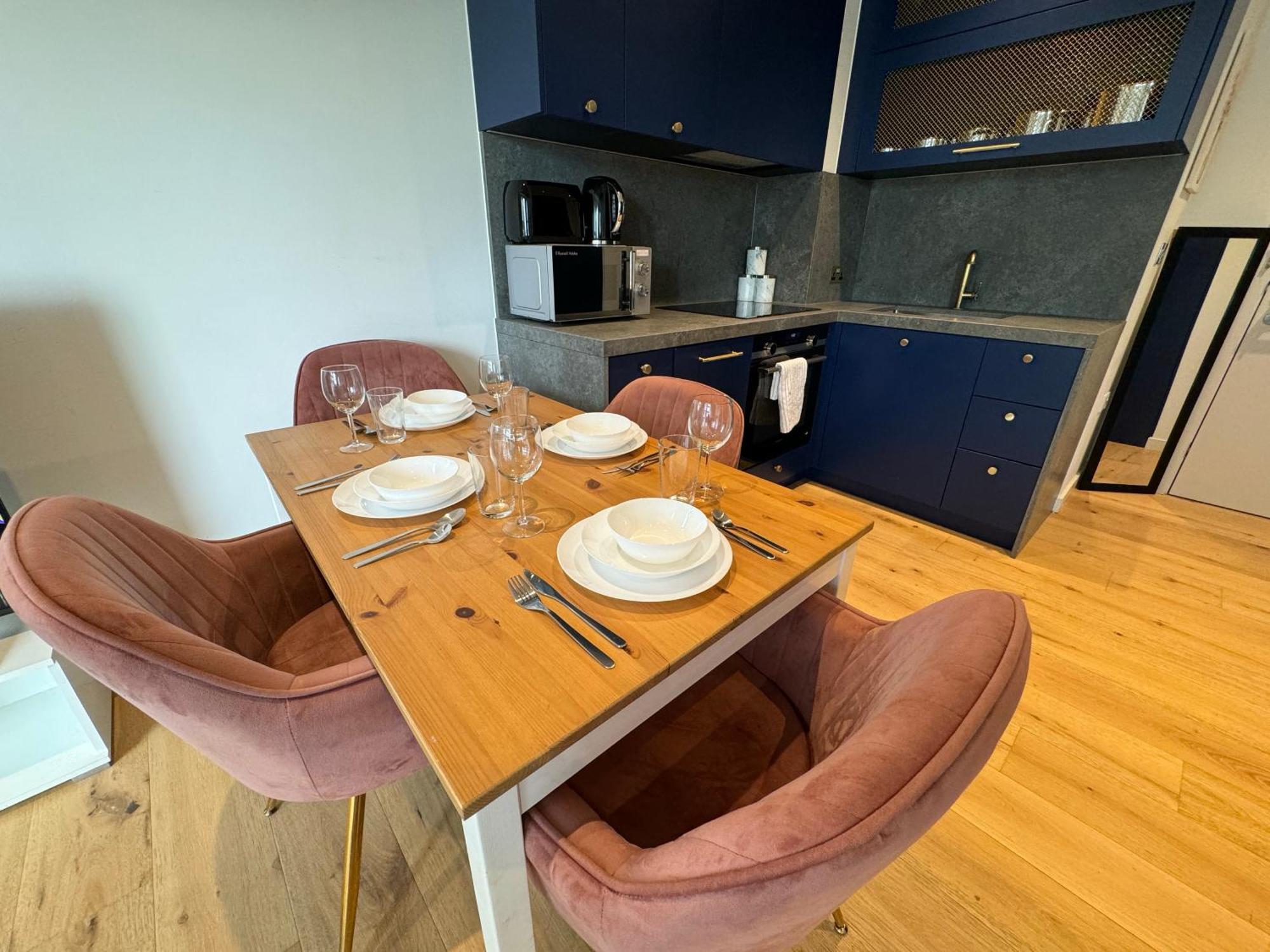 London Luxury Flat With Balcony, River View, O2 Arena, Excel, Canary Wharf, Station Apartment Exterior photo