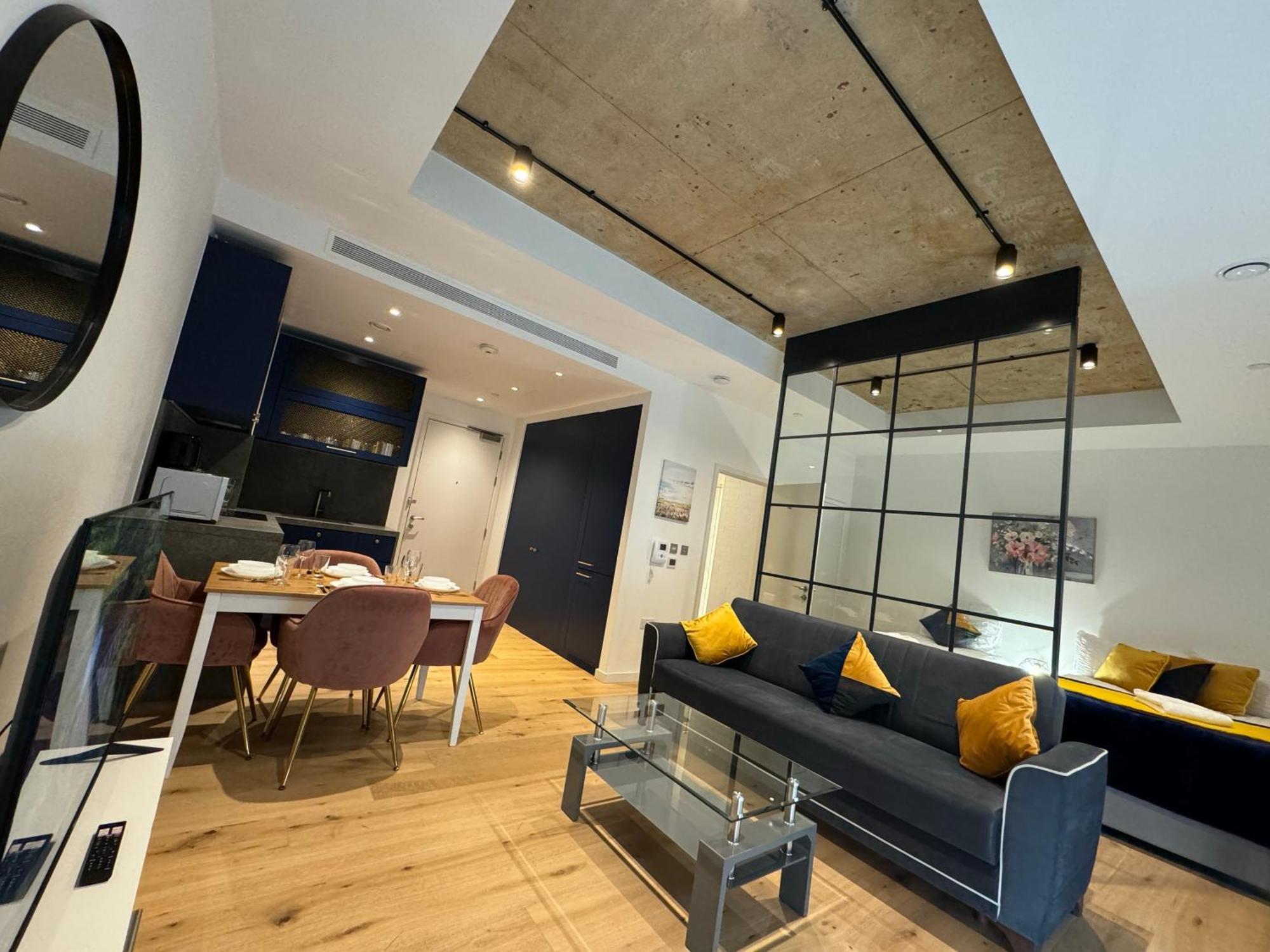 London Luxury Flat With Balcony, River View, O2 Arena, Excel, Canary Wharf, Station Apartment Exterior photo