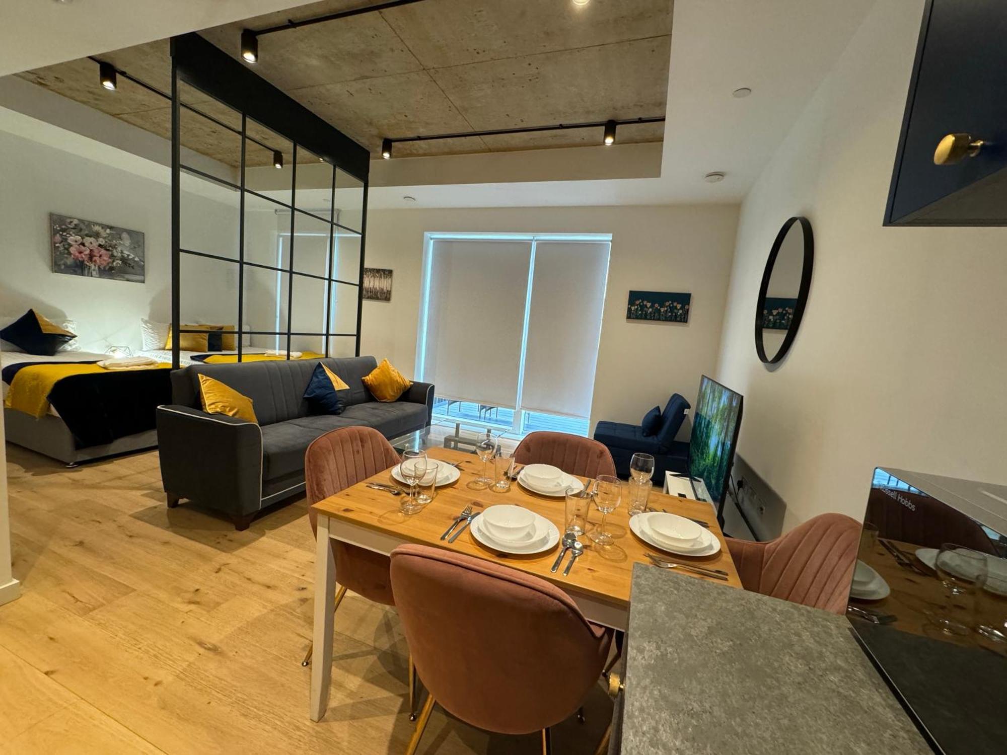 London Luxury Flat With Balcony, River View, O2 Arena, Excel, Canary Wharf, Station Apartment Exterior photo