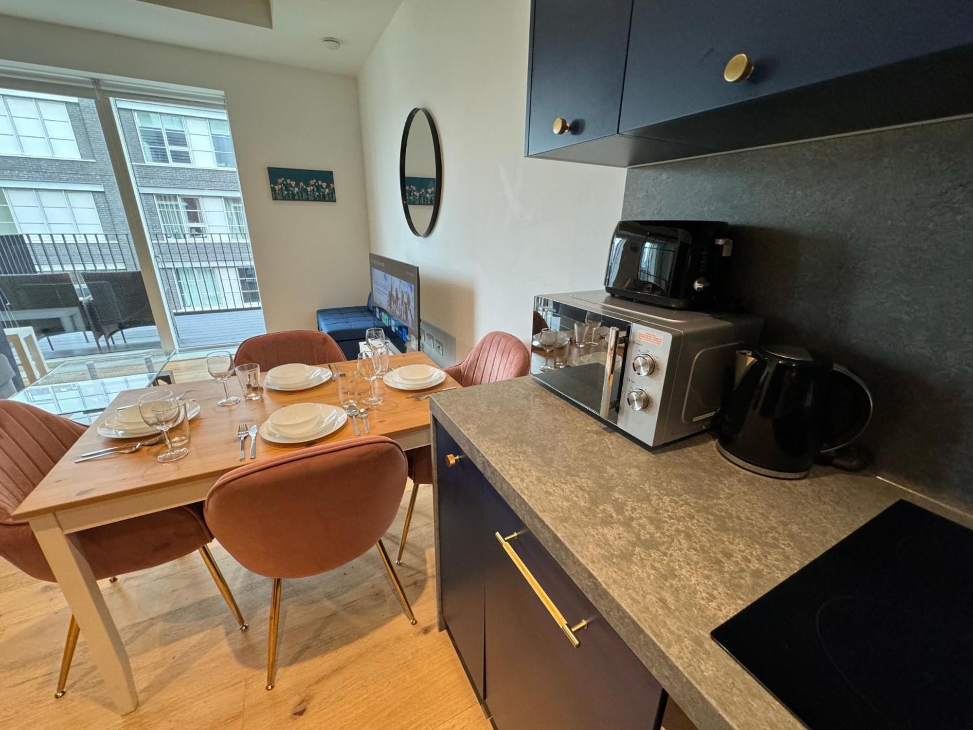 London Luxury Flat With Balcony, River View, O2 Arena, Excel, Canary Wharf, Station Apartment Exterior photo