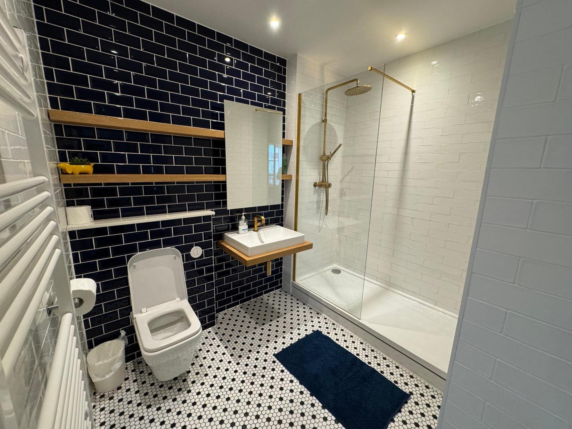 London Luxury Flat With Balcony, River View, O2 Arena, Excel, Canary Wharf, Station Apartment Exterior photo