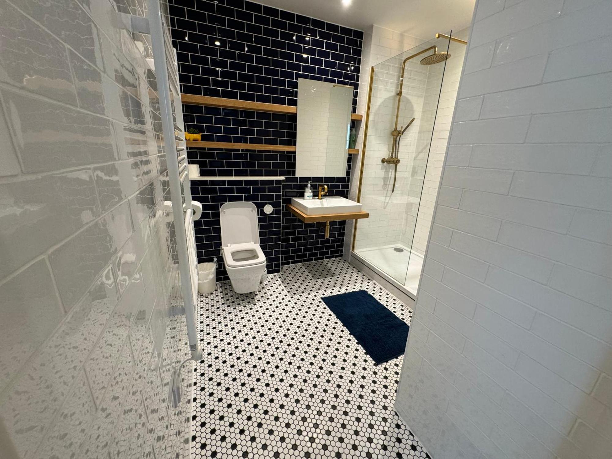 London Luxury Flat With Balcony, River View, O2 Arena, Excel, Canary Wharf, Station Apartment Exterior photo